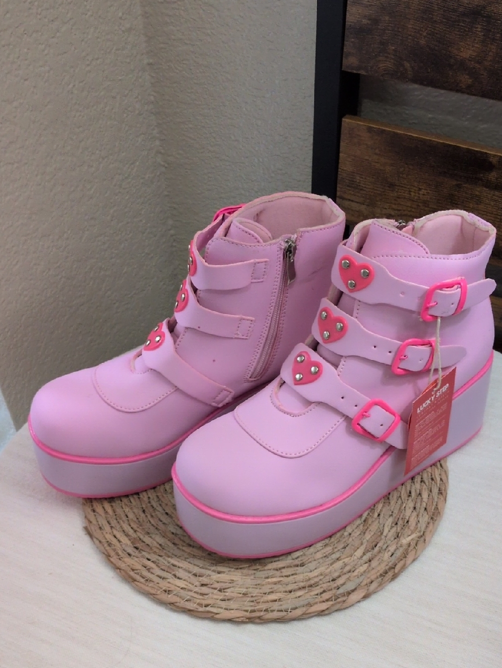 Lucky Step Pink Platform Buckle Boots With Heart Details